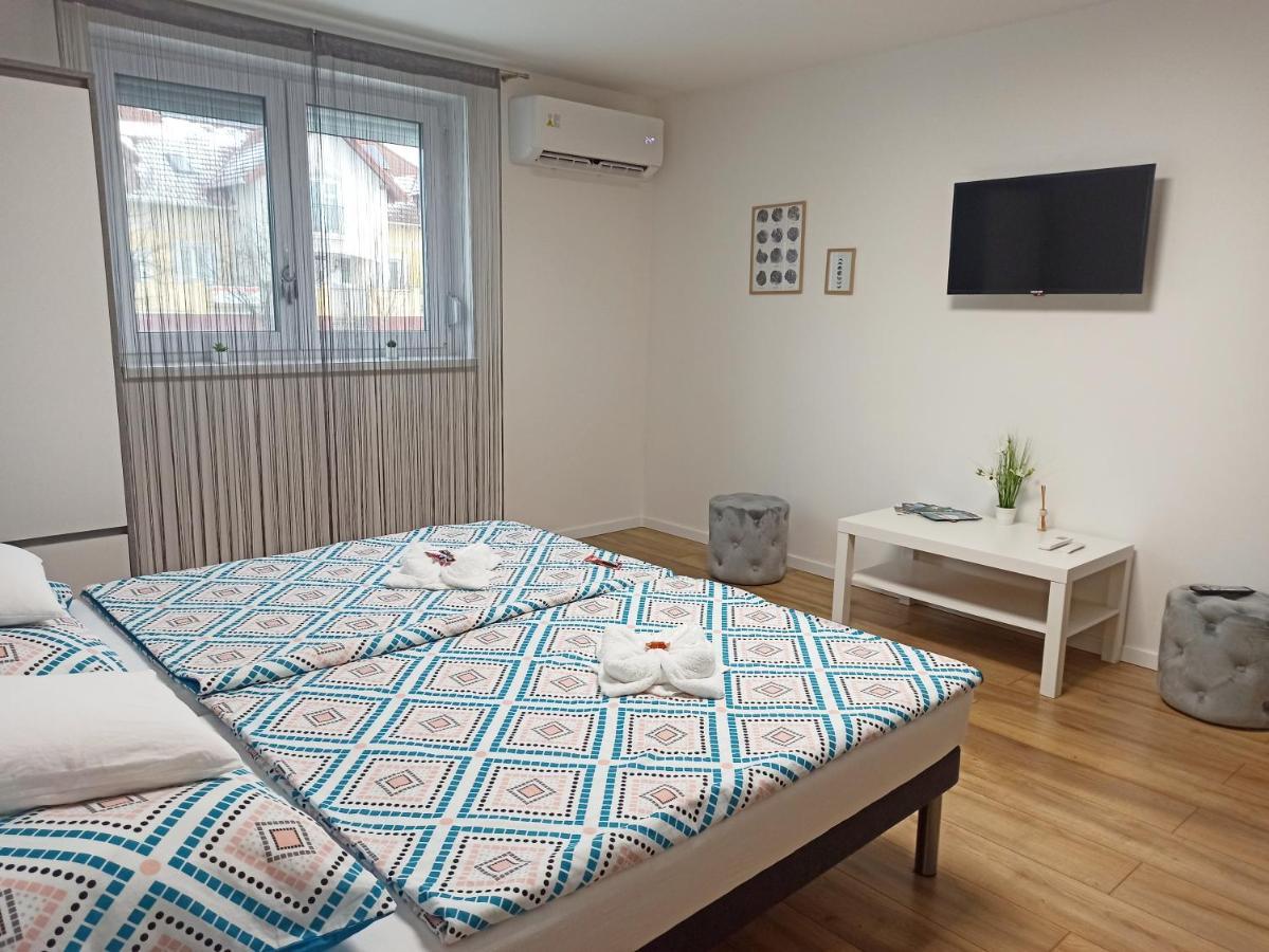 Grafit Apartmanok Hajdúnánás Esterno foto