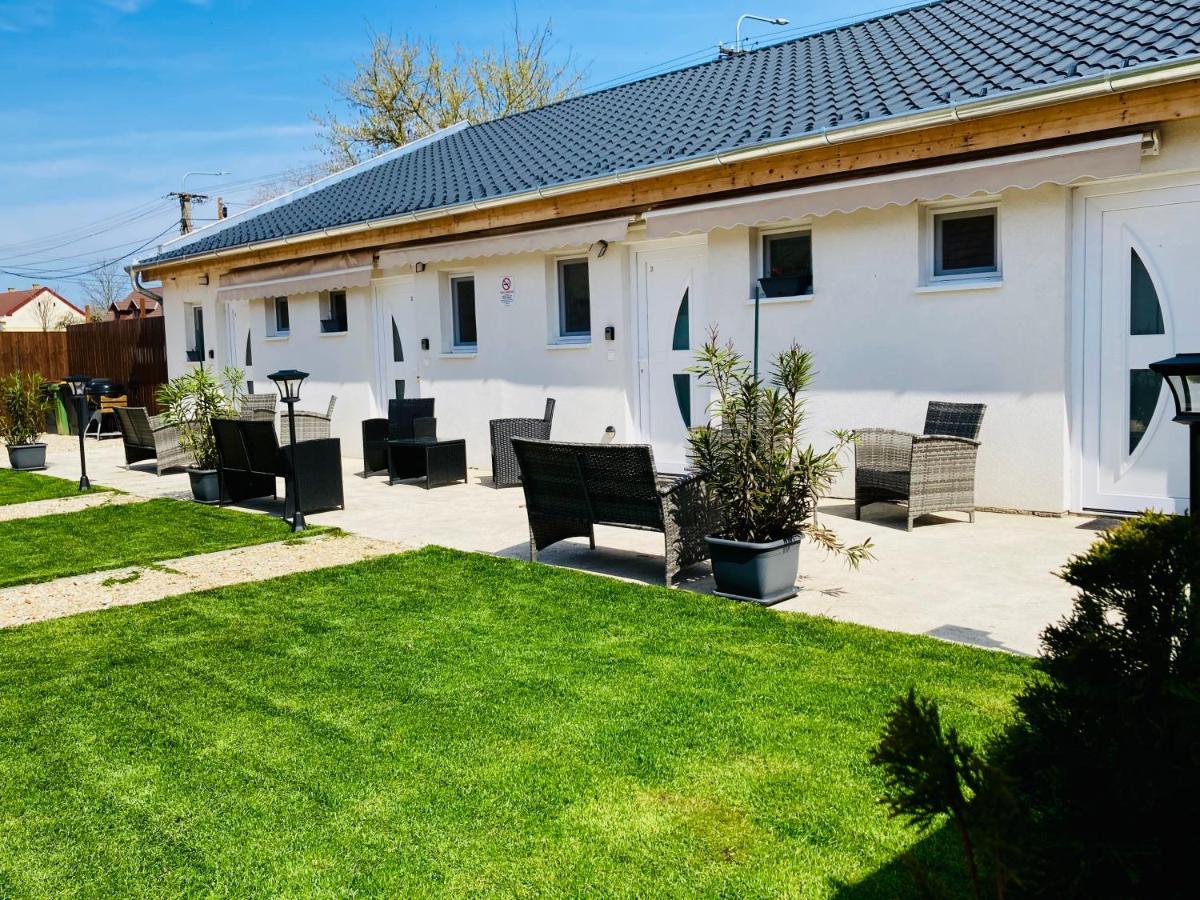 Grafit Apartmanok Hajdúnánás Esterno foto